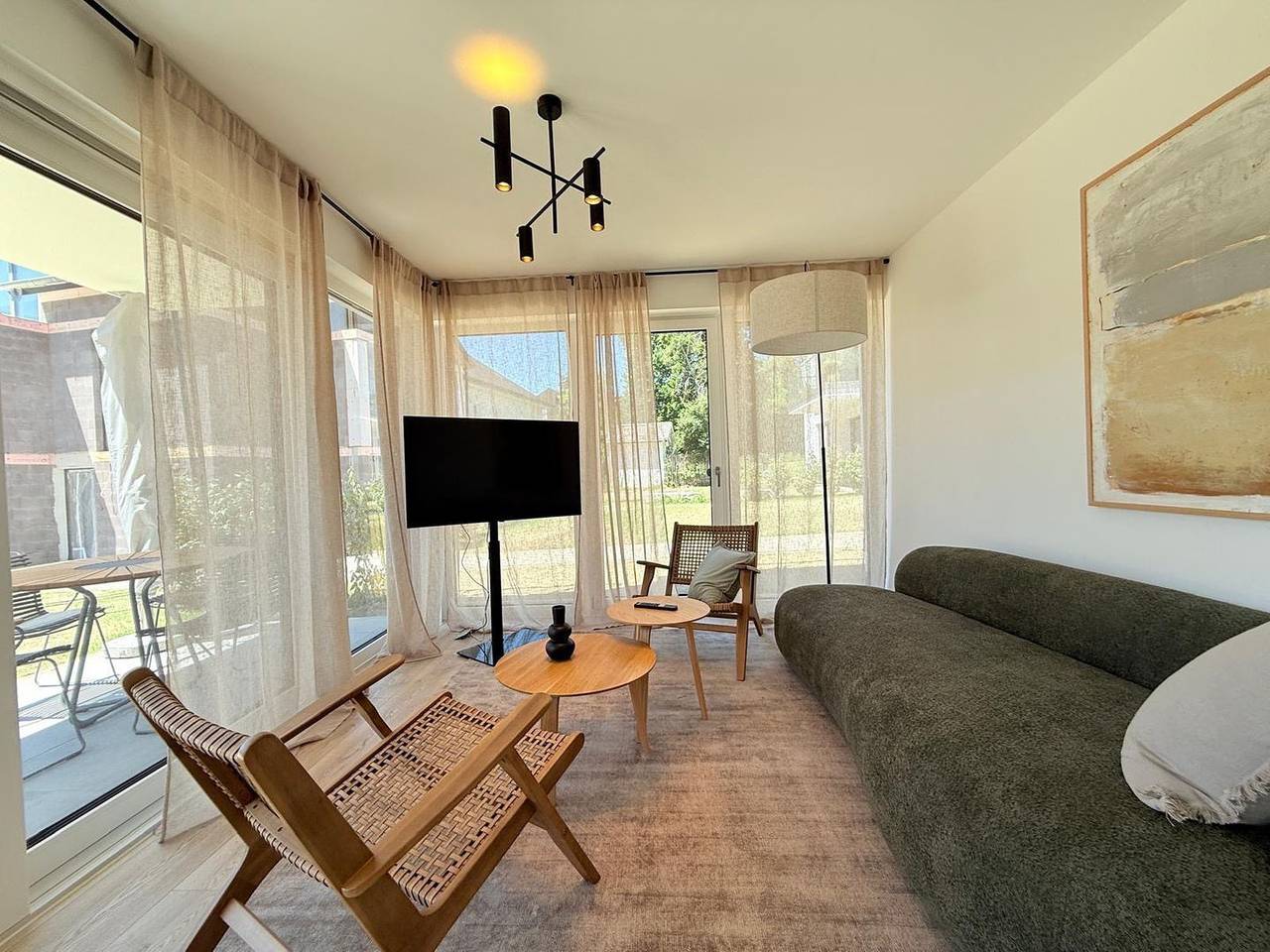 Ganze Wohnung, Moderne Suite Happiness mit überdachter Terrasse nahe See und Strand in Uhldingen-Mühlhofen in Unteruhldingen, Obersee (Bodensee)