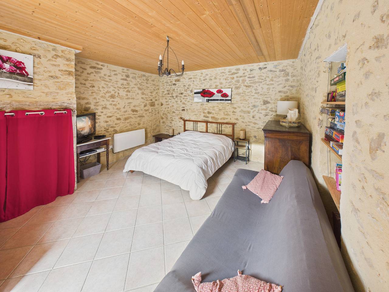 Maison pour 5 - Grande jardin et terrasse - Jacuzzi in Plazac, Périgord Noir