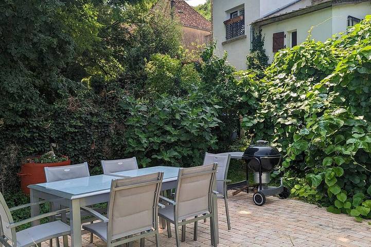 Gîte pour 6 personnes, avec jardin, animaux acceptés à La Roche-Morey