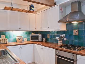 Log Cabin for 6 People in Shropshire, West Midlands, Photo 4