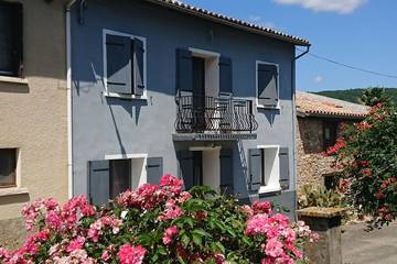 Gîte pour 5 personnes, avec jardin ainsi que balcon et piscine à Puivert