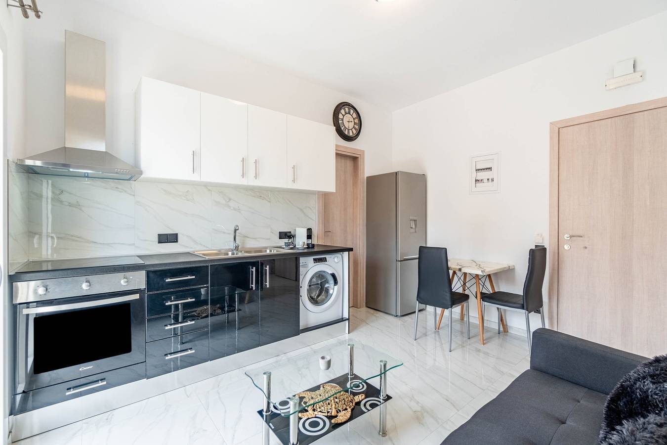 Apartamento entero, Apartamento 'Rozario 1' con balcón, Wi-Fi y aire acondicionado in Alepou, Corfú
