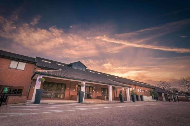Hôtel pour 2 personnes, avec terrasse et jardin à Corby