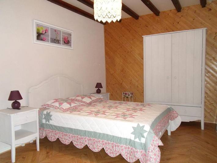 Location de vacances pour 4 personnes, avec Balcon et Terrasse ainsi que Jardin et Vue à Villeneuve-de-Marc