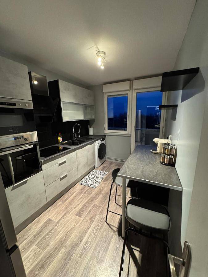 Gîte pour 6 personnes, avec vue et balcon, animaux acceptés à Montceau-les-Mines - 3