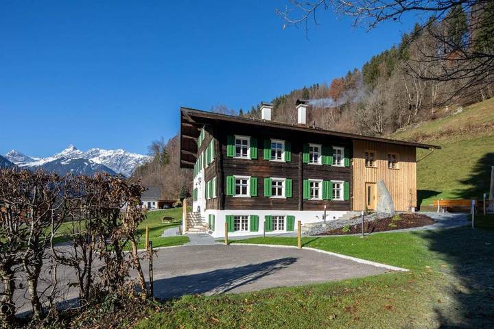 Ferienhaus für 12 Personen, mit Terrasse und Sauna sowie Garten