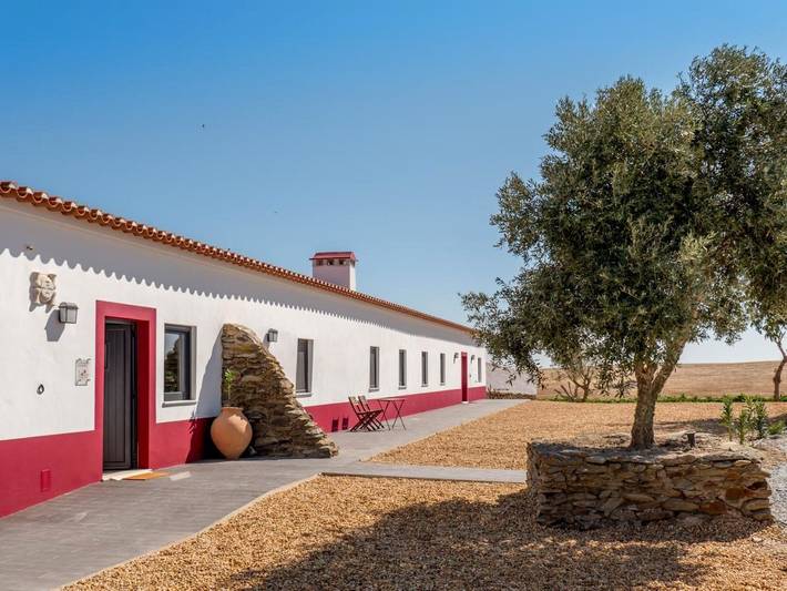 Location de vacances pour 6 personnes, avec piscine ainsi que vue et jardin, animaux acceptés à Castro Verde - 2