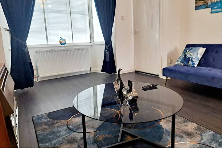 2 Bedroom House in Leeds - Sleeps 5, WiFi, Pets in Leeds, Yorkshire del Oeste