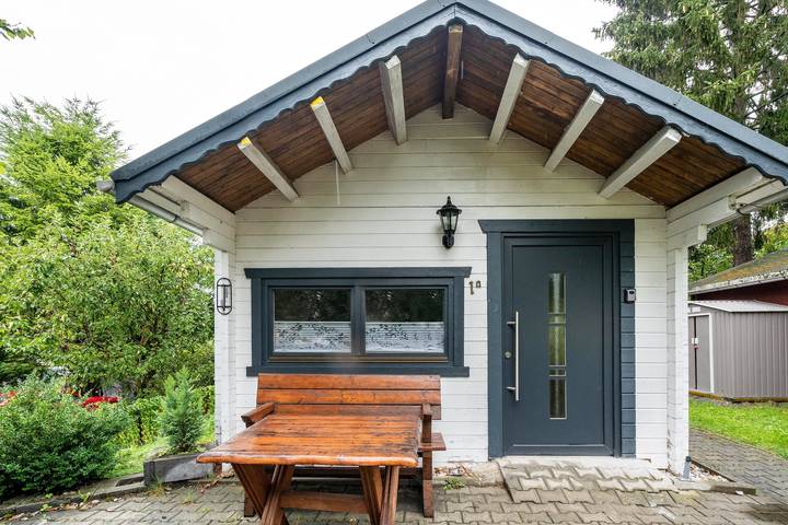Casa de vacaciones 'Häuschen Grau' con jardín privado y Wi-Fi in Scheibenberg, Montes Metálicos