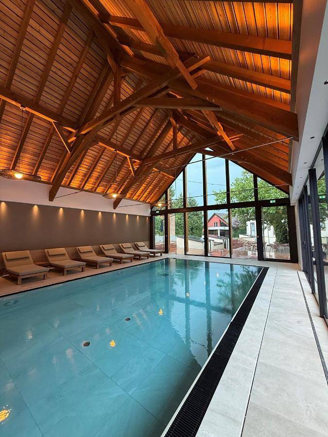 Hôtel pour 2 personnes, avec piscine et sauna ainsi que jacuzzi et jardin