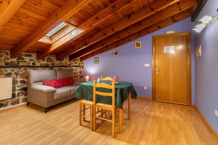 Apartamento entero, Apartamento 4 en El Valle De Soba con vistas a la montaña, jardín compartido y Wi-Fi in Soba, Cordillera Cantábrica