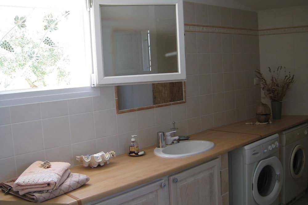 Maison de charme entre Provence et languedoc in Comps, Région de Nîmes