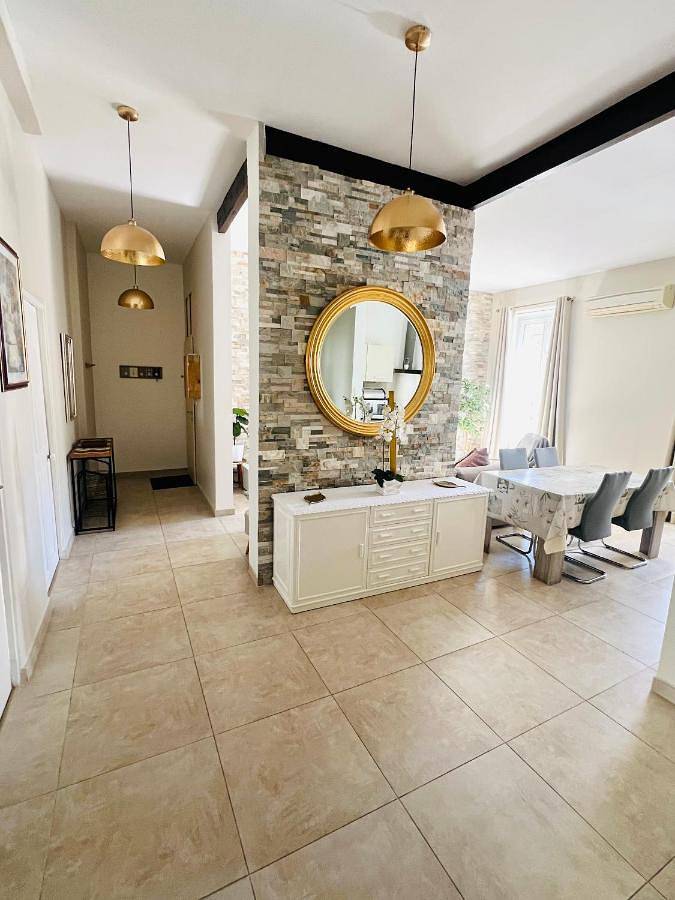 Gîte pour 7 personnes, avec vue, animaux acceptés dans Théâtre antique d'Orange