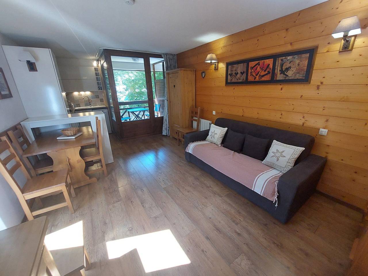 Estudio entero, Brides Les Bains - Estudio para 4 personas con balcón y wifi, cerca del centro in Brides-les-Bains, Les Trois Vallées