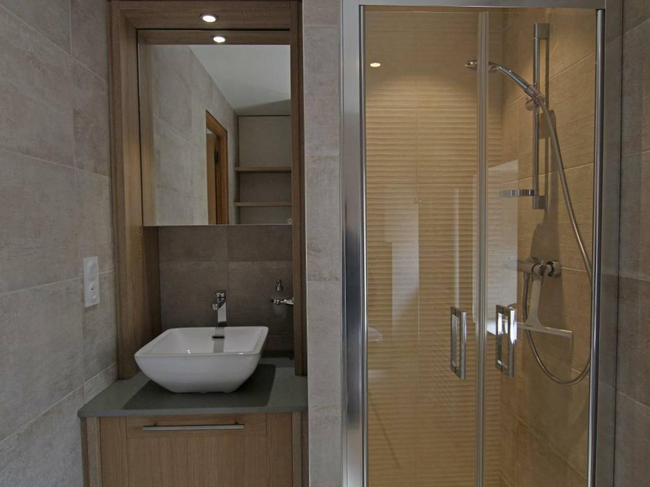 Estudio entero, Luminoso estudio en Granville con Wifi incluido in Granville, Côte de la Déroute