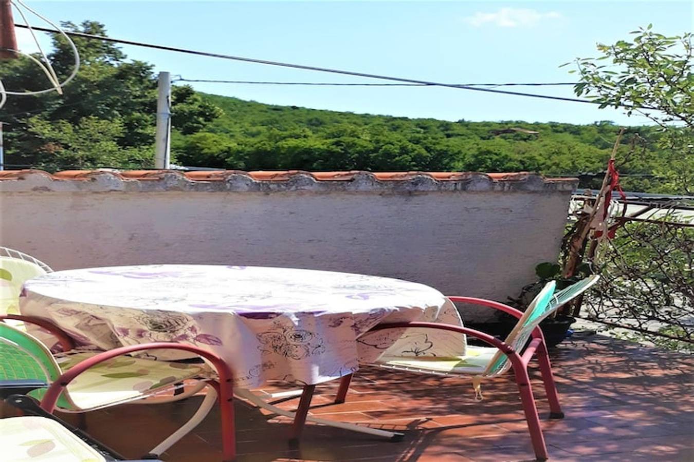 Ganze Wohnung, Ferienwohnung für 4 Personen mit Terrasse in Jablanac, Naturpark Velebit