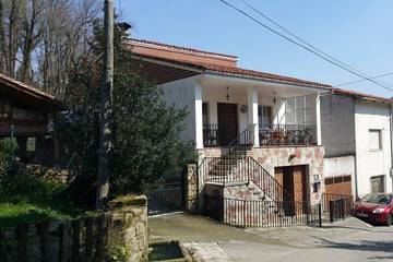 Gîte pour 6 personnes, avec terrasse dans Inguanzo