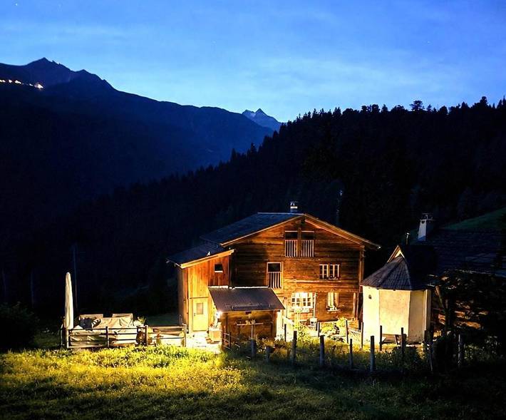 Ferienwohnung für 2 Personen, mit Terrasse und Garten sowie Ausblick in Grengiols