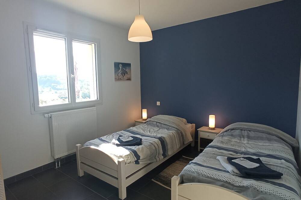 La Mirabelle (80m²) on the border of Corrèze/Dordogne with a beautiful view. in Cublac, Brive-la-Gaillarde region