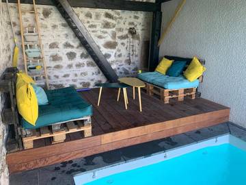 Cottage pour 8 personnes, avec vue ainsi que piscine et terrasse à Vaux-en-Beaujolais