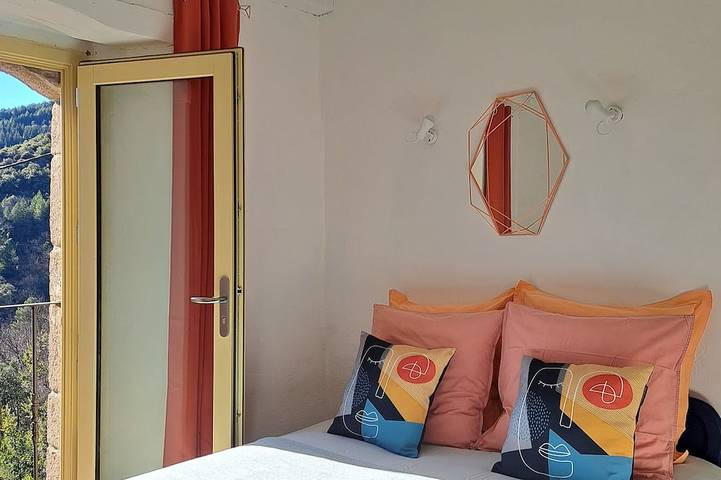 Location de vacances pour 4 personnes, avec jardin et terrasse à Dompnac - 2