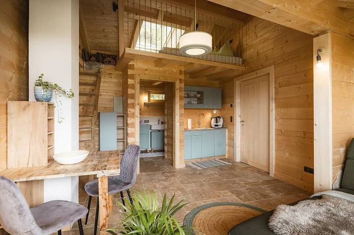 Appartement de vacances pour 2 personnes, avec balcon ainsi que piscine et jardin