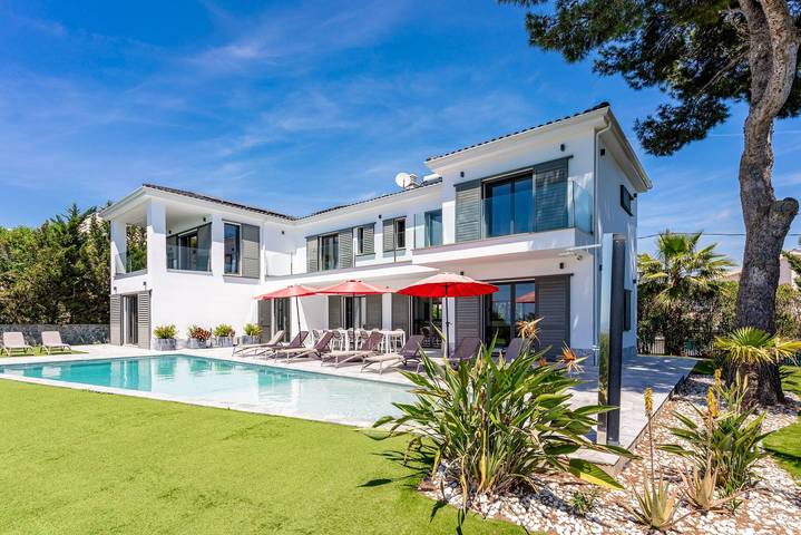Casa de vacaciones para 12 personas, con Terraza además de Jardín y Piscina en Costa del Garraf