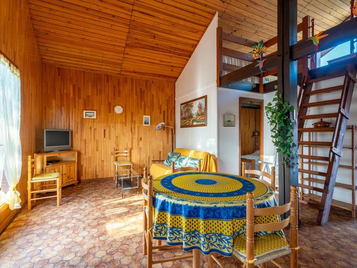 Chalet acogedor junto al lago para 4 personas en Sanguinet con limpieza incluida in Sanguinet, Côte d’Argent
