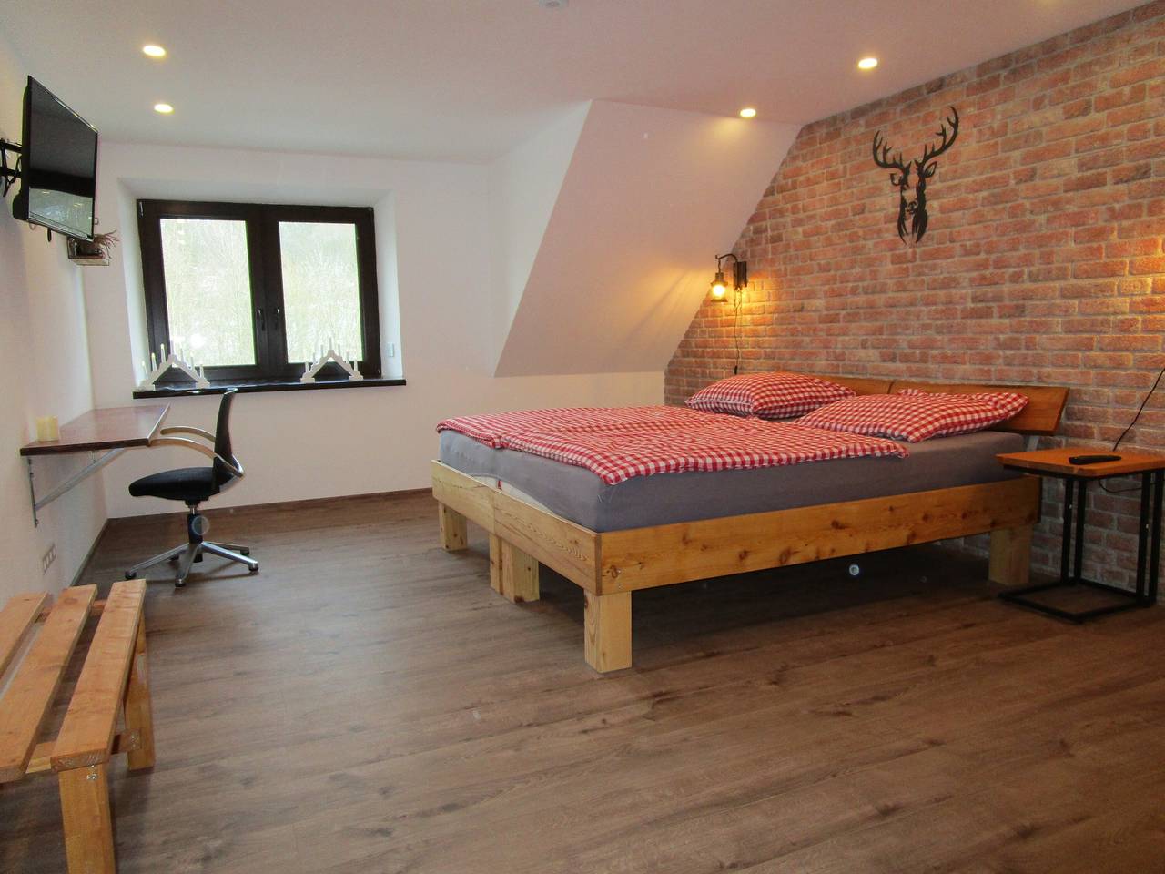 Ganze Wohnung, Apartment „Unit 1“ mit Bergblick, Privatgarten und Wlan in Bärenstein, Erzgebirge