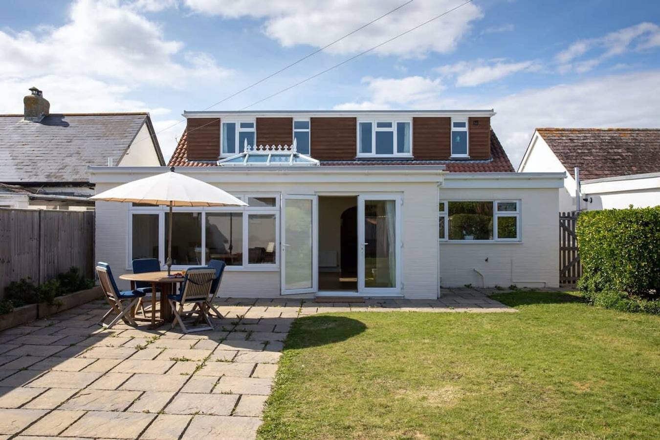 Seaside detached 4bd home nr shops Parking Garden in West Wittering, West Sussex
