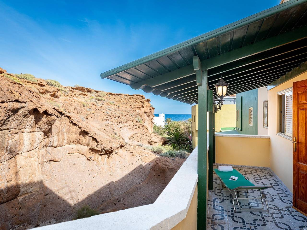 Entire holiday apartment, Seaside Arico in Las Arenas, Arico