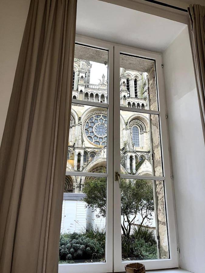 Appartement entier, La vue sacrée in Laon, Aisne