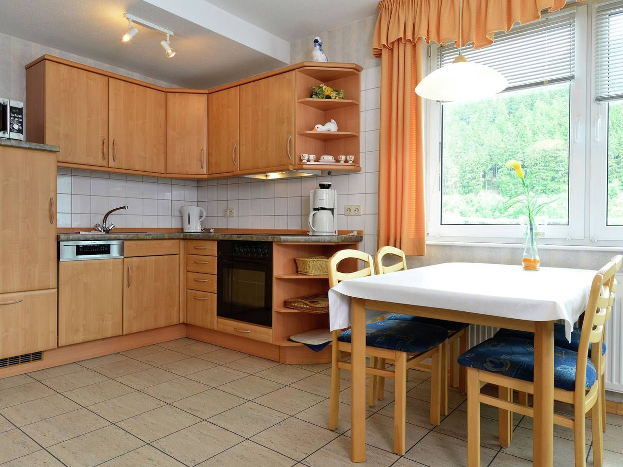 Ganze Wohnung, Holiday home in the centre of Willingen - balcony and lovely view of the town in Willingen, die Mittelgebirge