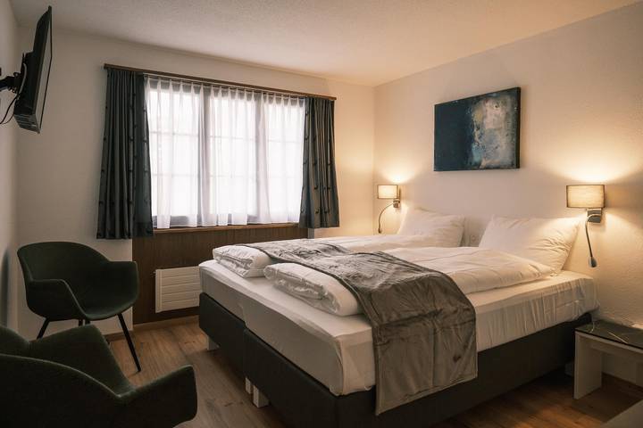 Hotel voor 2 personen, met terras en tuin, met huisdier in Lenk