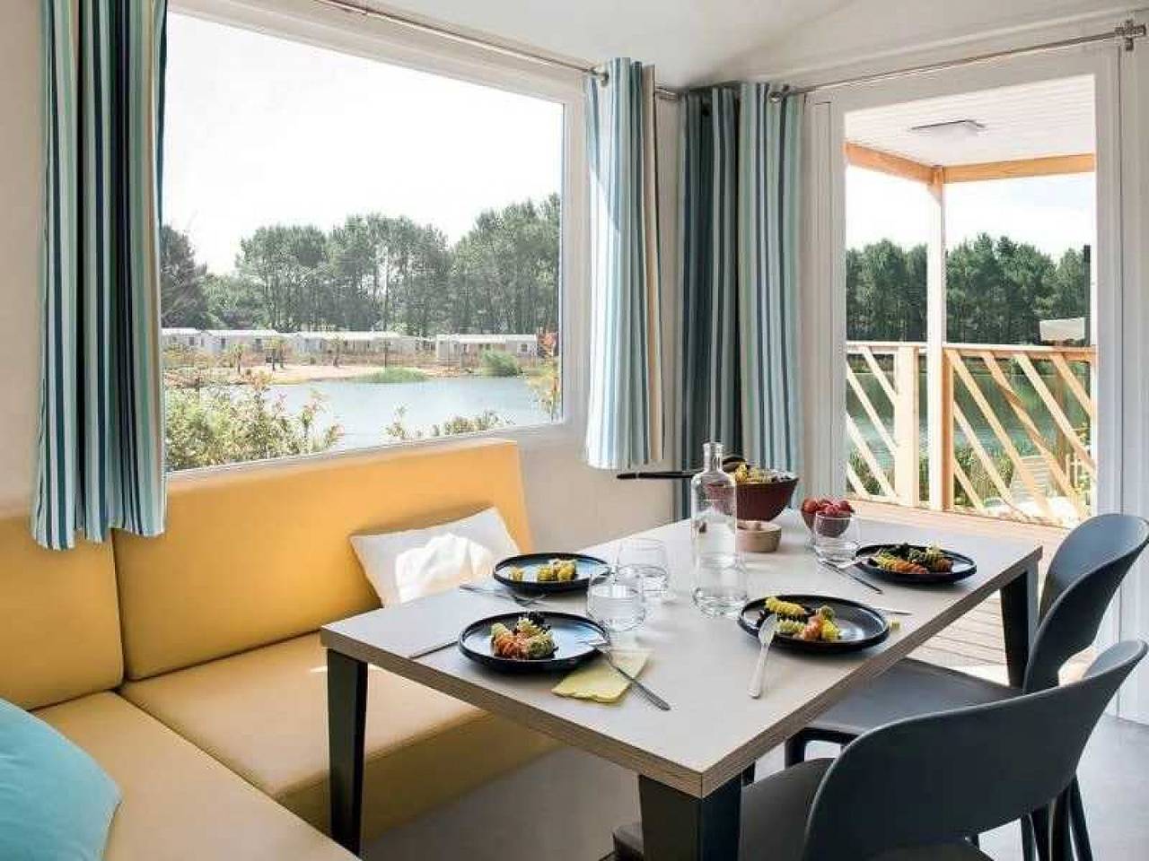 Camping 3 étoiles - Parc aquatique - eehagb in Châtelaillon-Plage, Región de La Rochelle