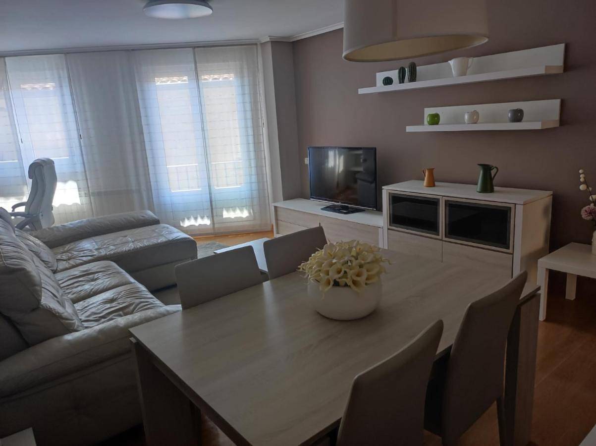 Apartamento entero, Three-Bedroom Apartment in Elciego, Rioja Alavesa