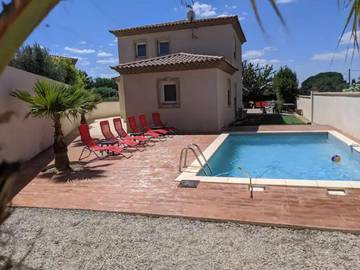 Cottage pour 11 personnes, avec piscine et terrasse à Saint-Geniès-de-Fontedit