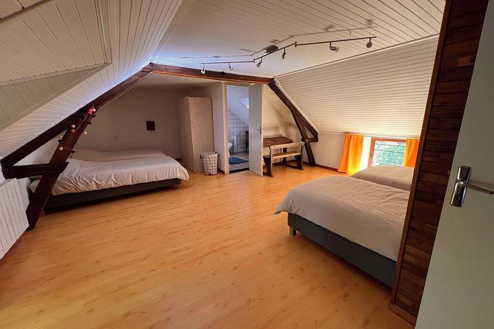 Location de vacances pour 12 personnes, avec jardin et balcon, animaux acceptés à La Chapelle-Aubareil - 2