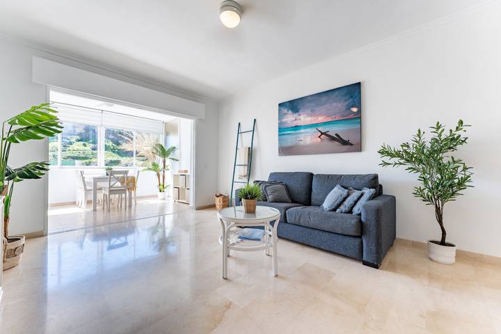Ganze Wohnung, Ferienwohnung 'El Rey' mit Meerblick, Gemeinschaftspool und Wi-Fi in Playa del Castillo (Fuengirola), Fuengirola