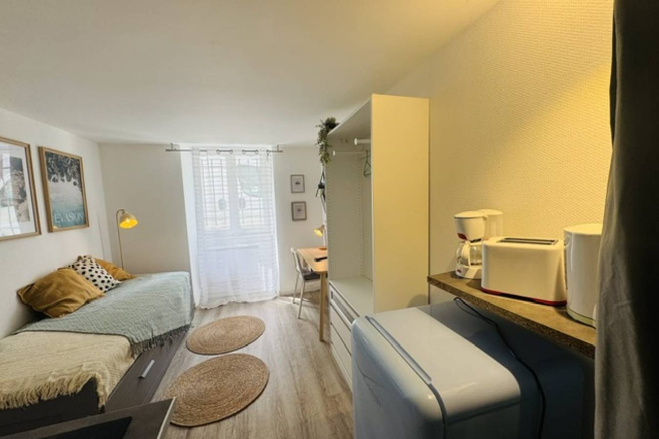 Studio entier, Charmant studio pour deux au cœur de Caen in Caen, Région de Caen