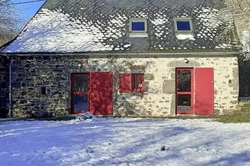 Location de vacances pour 4 personnes, avec jardin à Saint-Pierre-Roche