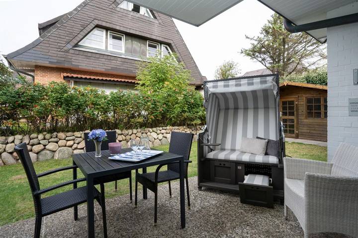 Ganze Wohnung, 3-Zimmer App. für 4 Personen mit Terrasse, Stellplatz, Wlan. Haustier erlaubt. in Westerland, Sylt (Gemeinde)