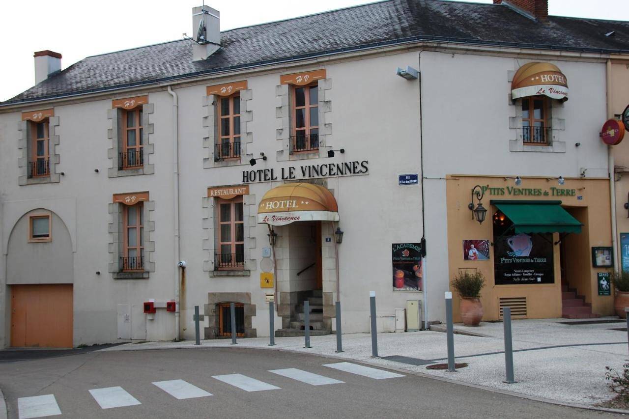 Basic Triple Room in La Roche-sur-Yon, Vallée de la Loire