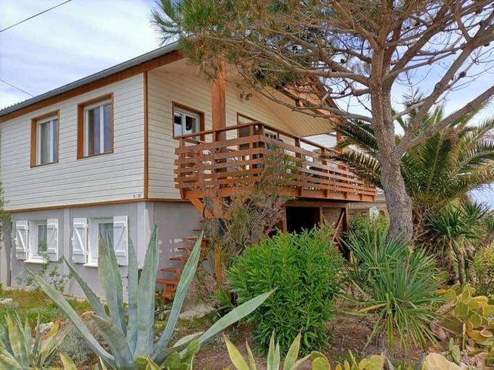 Chalet voor 6 personen, with Balkon and Terras as well as Uitzicht in Gruissan Plage