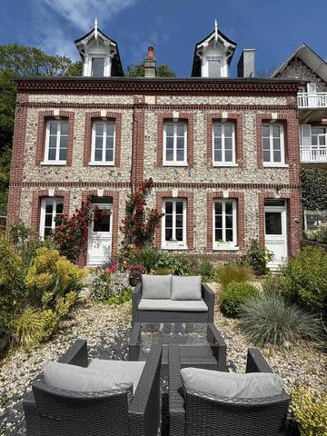 Chambre d’hôte pour 2 personnes, avec terrasse ainsi que vue et jardin à Yport