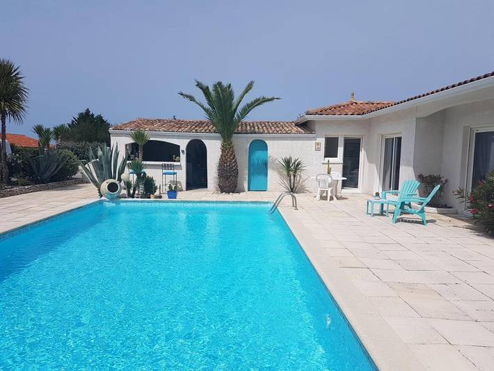 Location de vacances pour 2 personnes, avec Terrasse ainsi que Jardin et Piscine à Talais - 2
