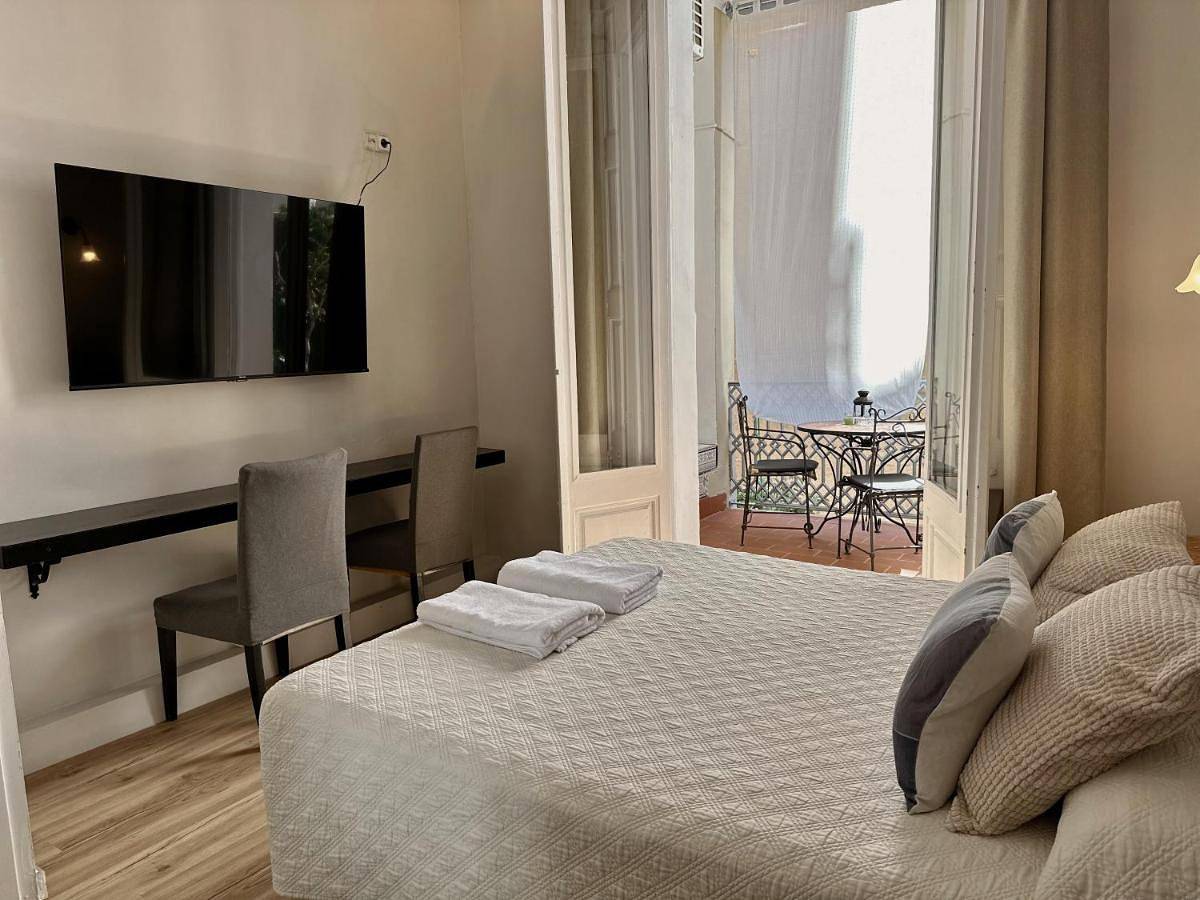 Casa Consell Gran Via, Guest House in Centro Barcelona, Barcelona
