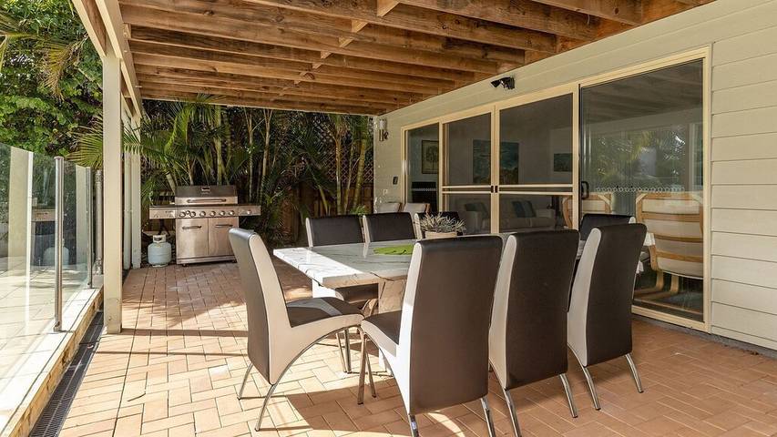 Holiday home for 12 people, with garden and balcony in Blueys Beach