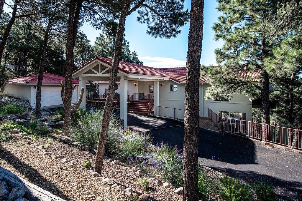 Alto Grand View | Large Balconies + Mtn Views in Alto, Ski Apache