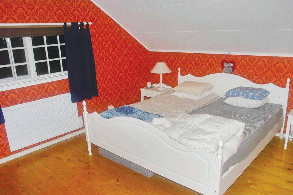 Amazing home in Rottneros with kitchen in Gräsmark, Värmlands land